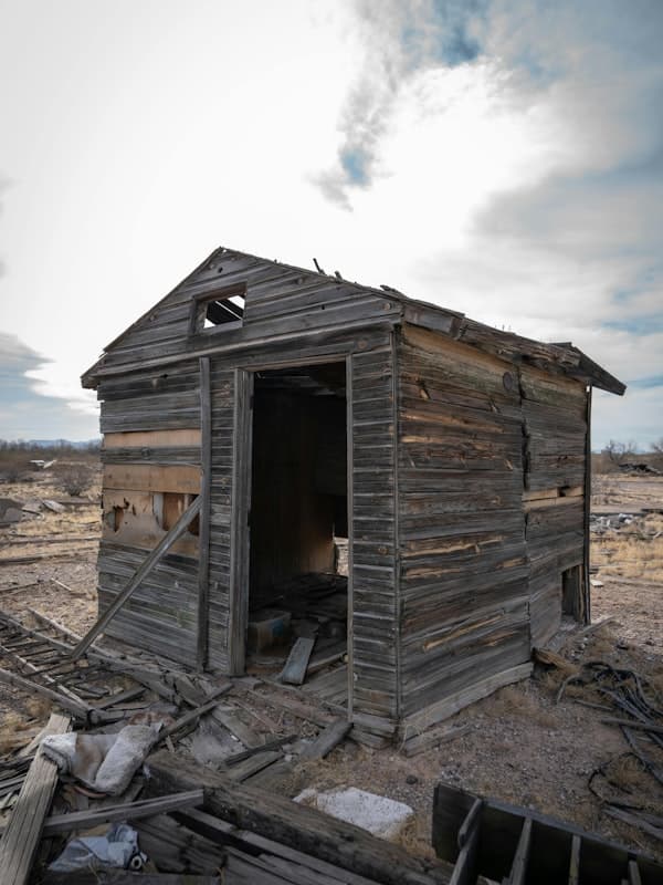 Hot Tubs & Sheds